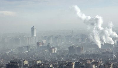 Salah satu penyebab polusi udara adalah