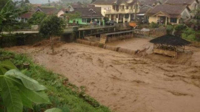 Banjir  Penyebab, Dampak dan Cara Mengatasi  JAGAD ID