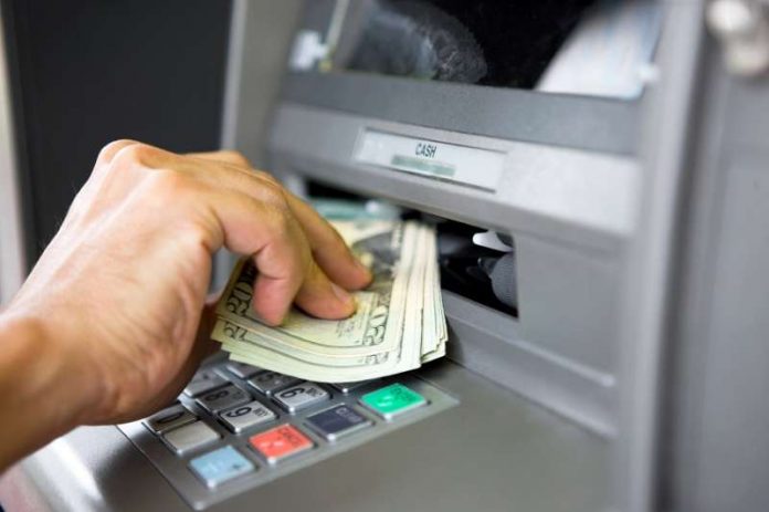 1 Pengertian ATM Adalah Sejarah, Sistem, Fungsi, Macam Jenis, Cara Aman dan Alternatif