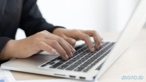 berat laptop ideal
